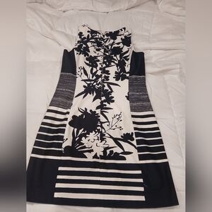 Lauren Ralph Lauren Black and  White Floral Print Sleeveless Shift Dress Size 12